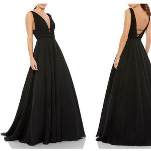 MAC DUGGAL PLUNGE NECK CHIFFON BLACK BALL-GOWN sz 2